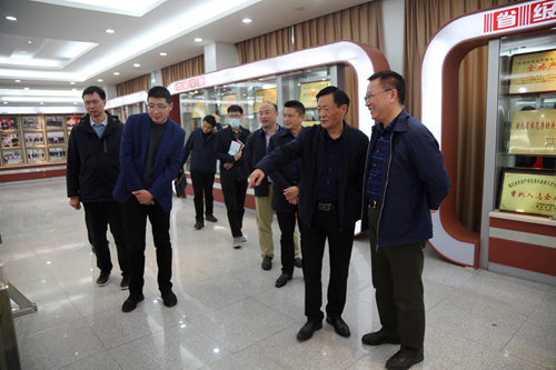 EA7A6124_副本_副本.jpg EA7A6124_副本_副本.jpg